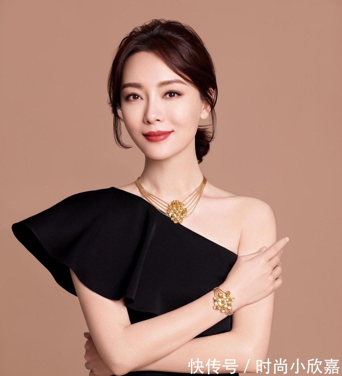 搭配 女人过了45岁,建议少戴这4种“首饰”,显廉价不说还没气质