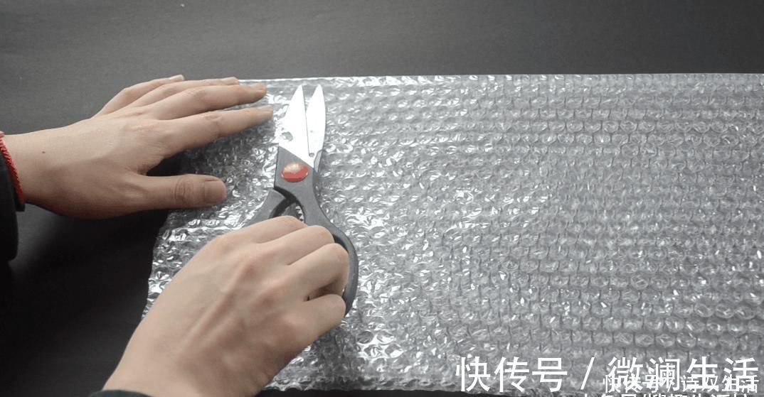 快递箱|快递箱里的气泡垫别扔了, 没想到它作用这么大, 家家户户用的到