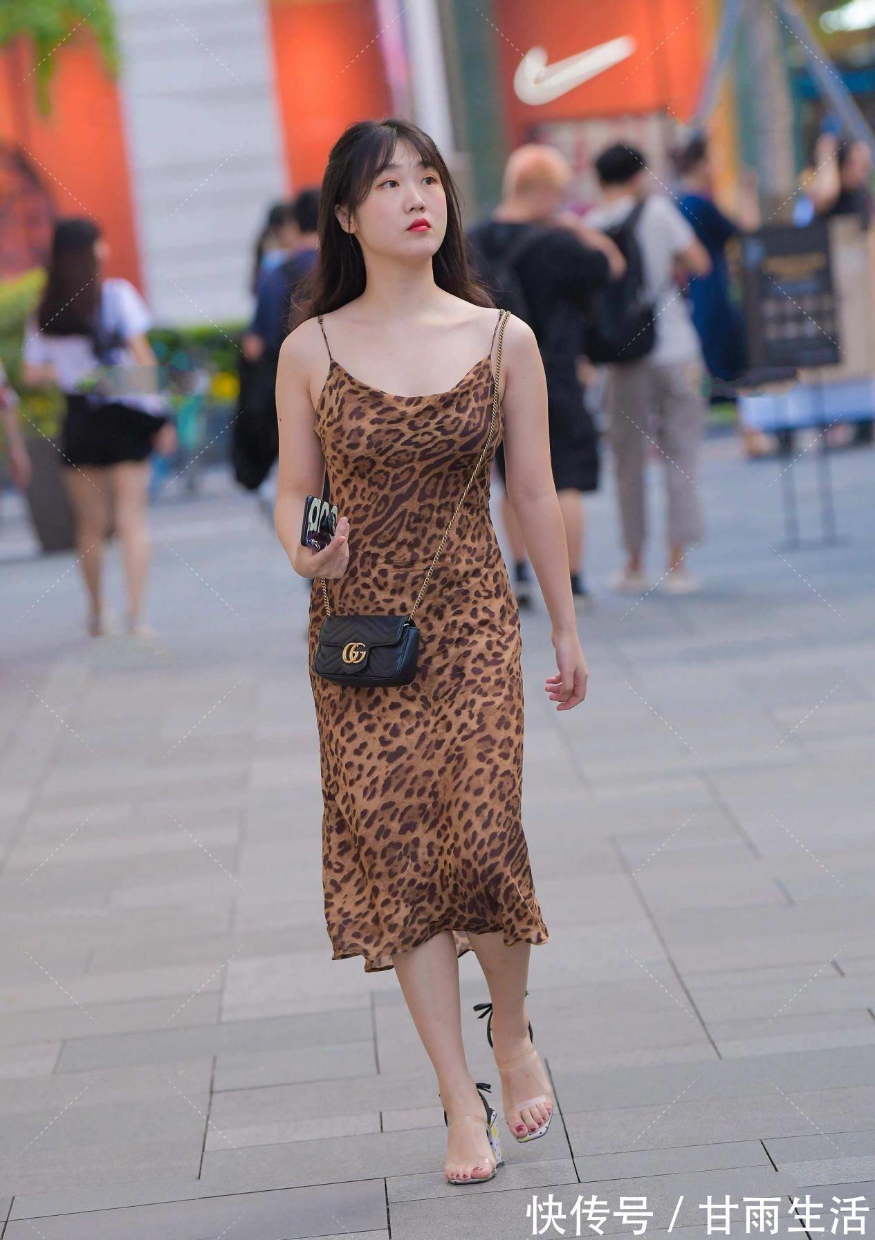 时髦 豹纹不够时尚?选对搭配方法时髦又洋气,还能彰显高级感