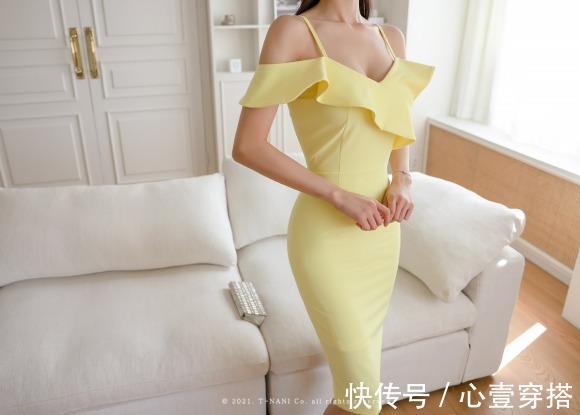 吊肩裙|女神孙允珠时尚搭配：暮春曦光鲜亮丽优雅曼波吊肩裙