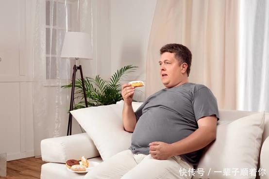 脂肪肝|肝不好,身体有4个信号,这1“酸”若你爱吃,肝会更加鲜活红润