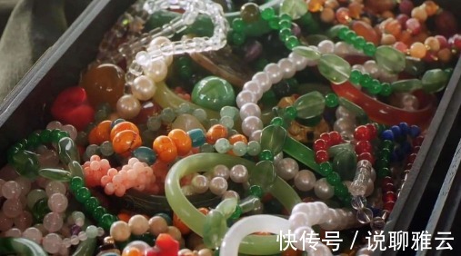 李甲|杜十娘宁愿选择投江自杀,也不愿意原谅李甲!百宝箱里都有什么?