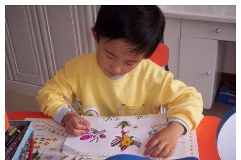 乐意|内向的孩子和外向的孩子,究竟谁将来更有出息?跟大家想的不一样