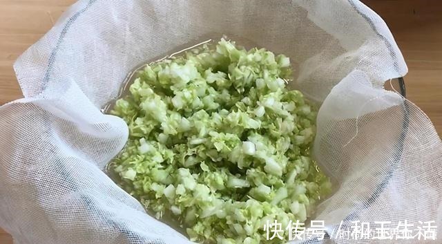 食用油|天气渐凉,我家爱这样包饺子,成本低,味道美,皮薄馅大又营养