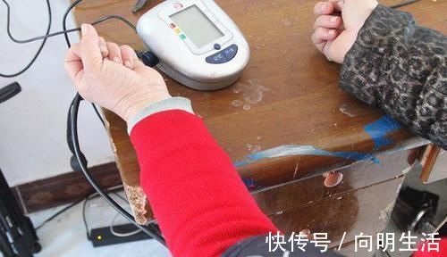 脑梗|血管堵塞,百病生每天五分钟按一按“化栓穴”,通血管,防脑梗