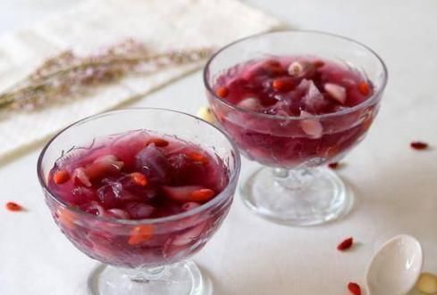 银耳|“天然安眠药”找到了,它与莲子是绝配,坚持喝,改善睡眠质量!