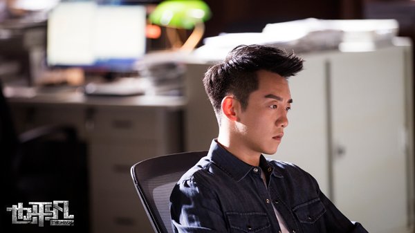 《也平凡》12月6日东方卫视开播 郑恺、张国立、林峯上演黑白对决