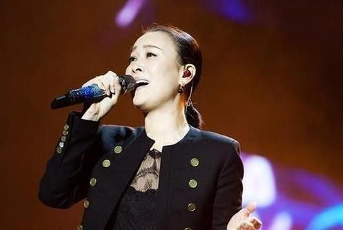 那英，曾经好声音的导师，又假唱？