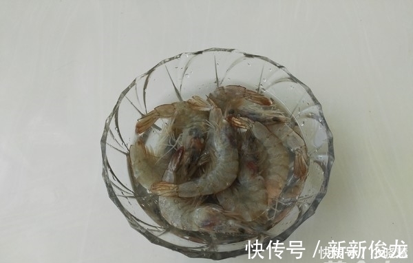 水煮|大虾别只用水煮，一道网红菜，8分钟搞定，好吃到舌头都要掉了！