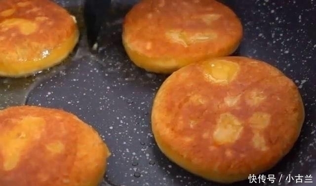 红薯|早餐就该吃煎饼，不发面，不揉面，外酥里嫩，软糯香甜，上桌吃光