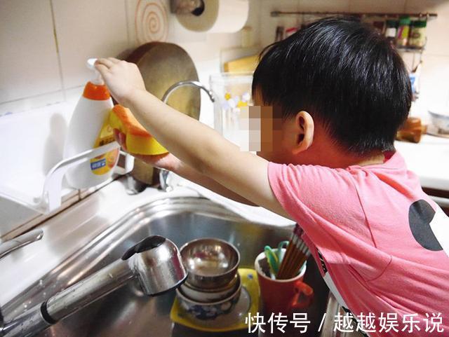 名牌大学|妈妈家庭地位的高低,直接影响孩子未来优秀程度,不妨对照看看