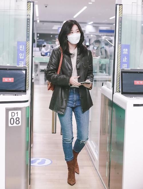 “风衣”不吃香了，今年开春“最帅气”的外套是它，谁穿谁时髦！