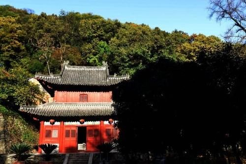 国内一座“神秘”寺庙，500年来从未开过庙门，且不接受游客香火