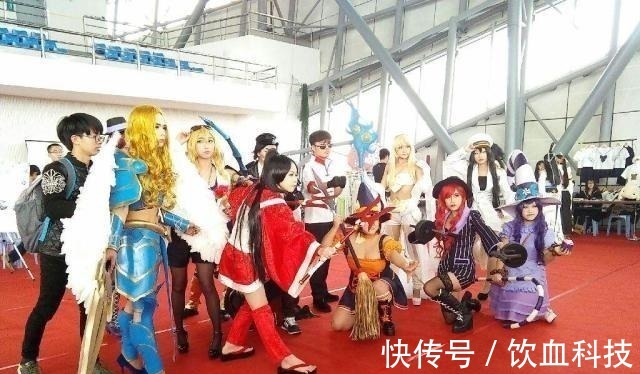 金木研|新人第一次出cos,都容易出哪些糗事西服金木真尴尬!