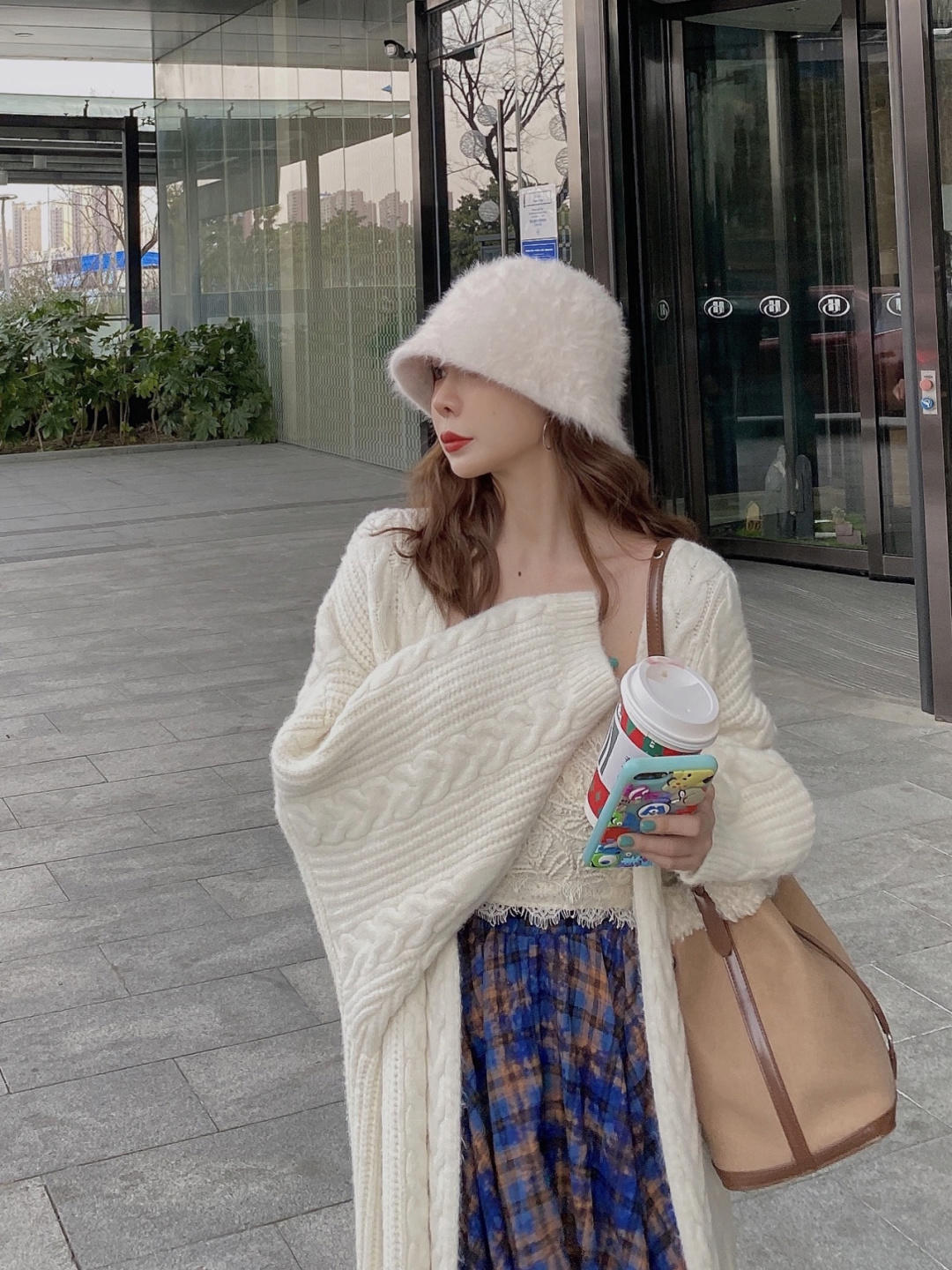 个子|小个子女孩快冲!今冬穿一条格纹裙就够了,养眼减龄还耐看