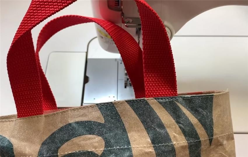 日本 日本手工牛人,把一次性纸袋做成手提包,看完想学缝纫了!