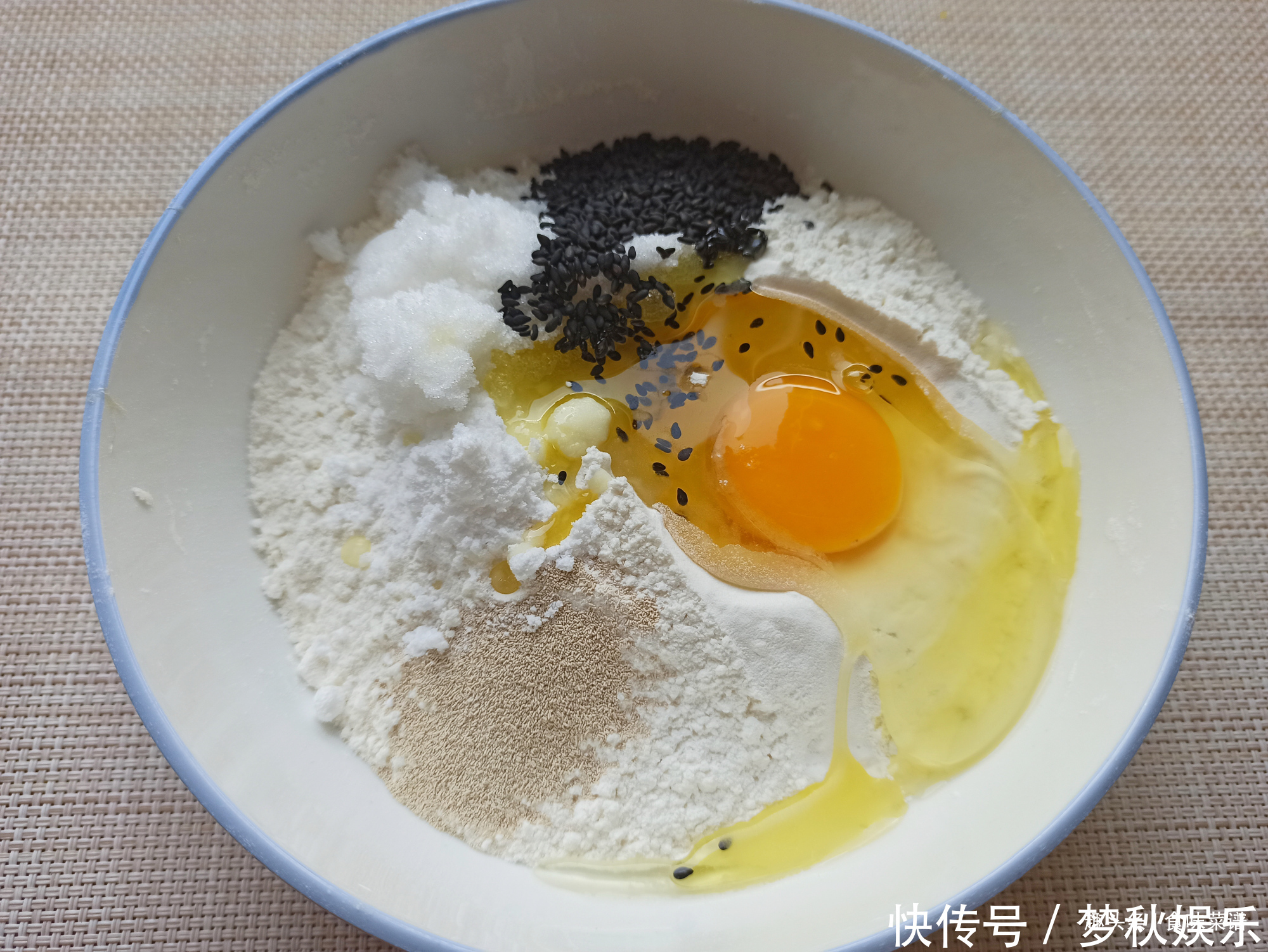 炸果子做更好吃,咬一口香甜嘎嘣脆,年味太足了,好吃不油腻