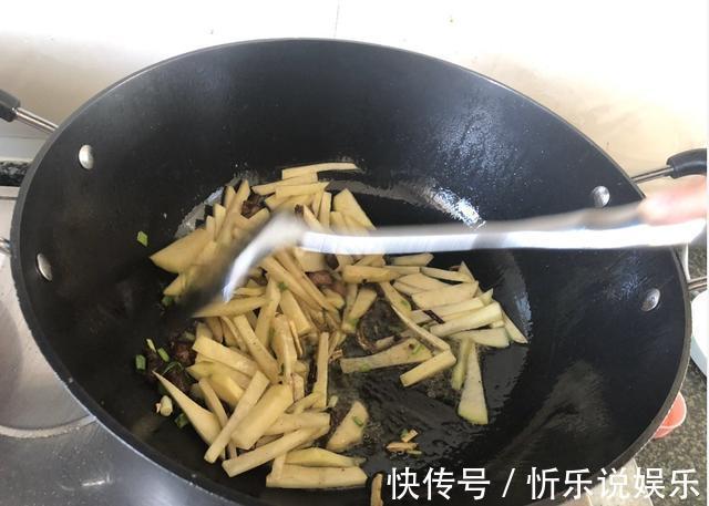 我们家最爱的炖菜,简单易做还下饭,不能用盘,必须用碗装才过瘾