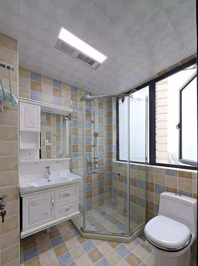 卫生间隔|卫生间就这样装非常漂亮,洗澡也方便,一天连洗三次都不过瘾