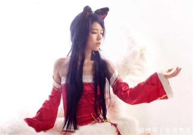 腐团儿|同样是cos,蔡萝莉假清纯,腐团儿很性感,看到沫子这才是真女神