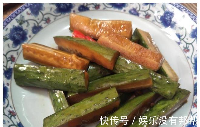 小米辣|腌黄瓜配方，婆婆用了20年的法子，黄瓜脆爽入味，不易坏