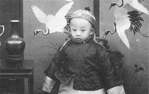 此物|溥仪逃亡时，将此物缝进棉衣里26年不离身，今成“国宝中的国宝”