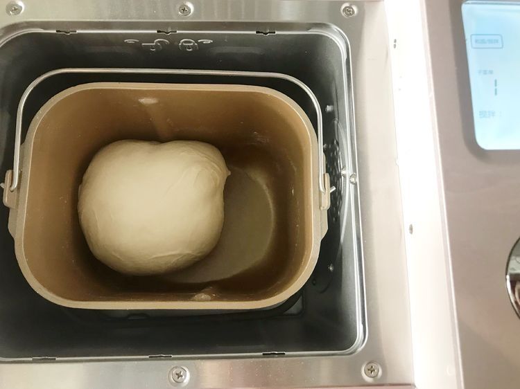 想吃油条不用出去买，自己在家也能做，蓬松酥脆还省钱