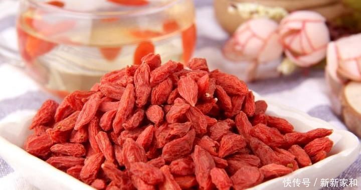 泡枸杞时加此物,肝毒没了,远离肝硬化、肝癌,肝会跪谢你的做法