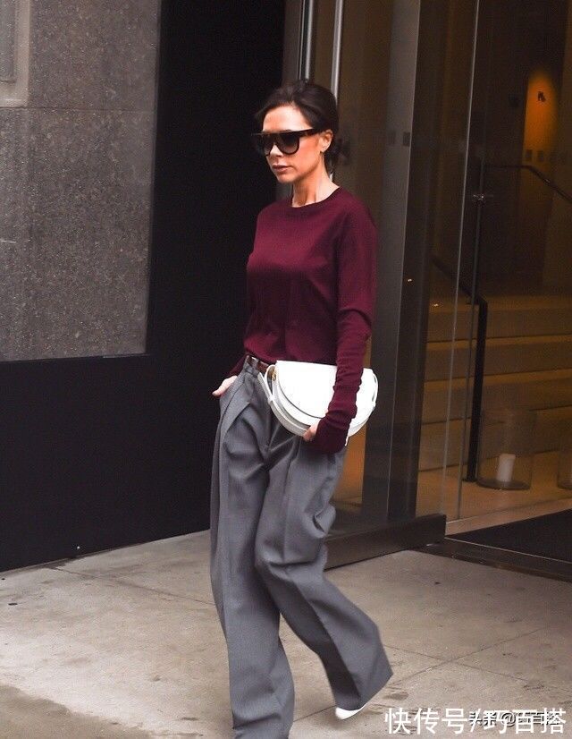 小姐姐 贝嫂真不愧是时尚设计师,私服造型永远有颜有型,风格鲜明而独特