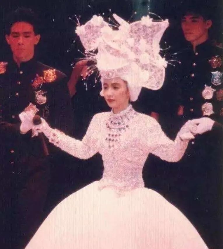 山鸡哥|《披荆斩棘的哥哥》开播,陈小春就露出本色,山鸡哥竟变这样了?