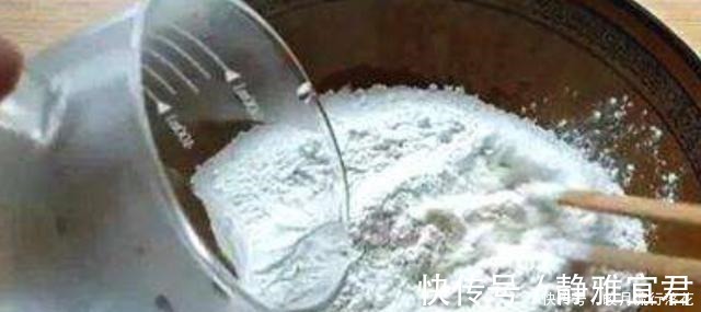 75岁的奶奶“烙饼”,没有一滴油,只要做这个