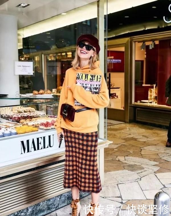 这才是早春流行的穿搭:“卫衣+半身裙” , 显高显瘦又不拖沓