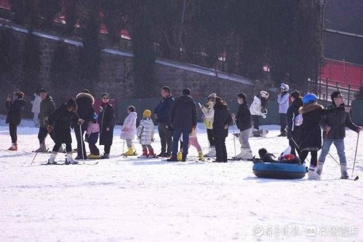 北京冬奥会|冬奥会点燃“冰雪热潮”！济南南部山区滑雪场人气旺