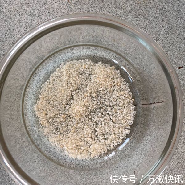 牛奶要过期了别扔，加点淀粉锅里一倒，香甜Q弹，太好吃了