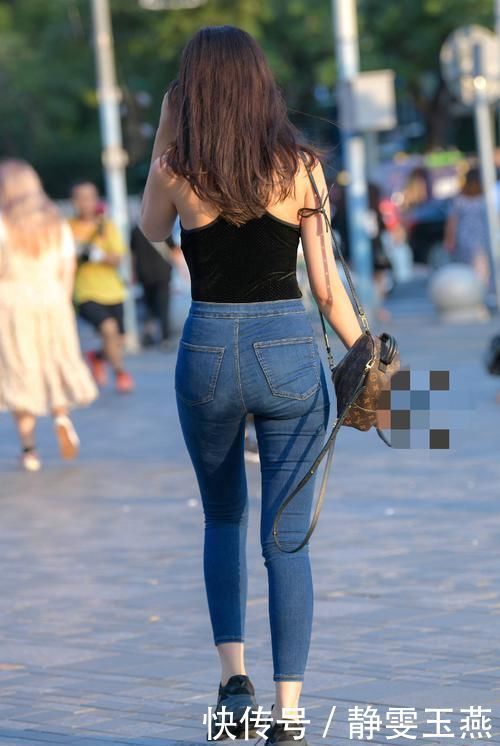 牛仔裤小姐姐,优雅气质的同时又很甜美