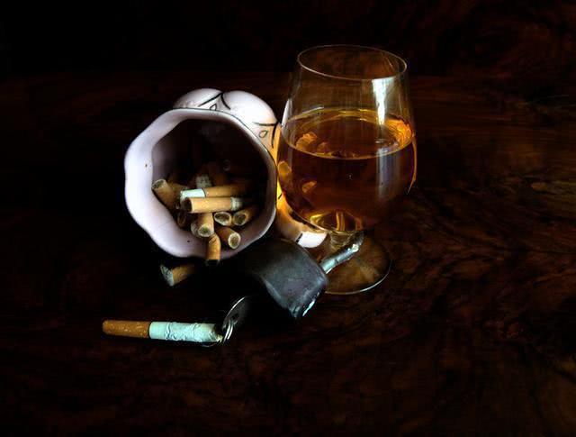 快走|血管堵塞的人,睡觉时有3个表现,若没有,说明血管保养得还不错