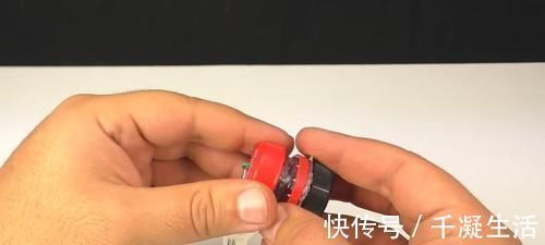 塑料瓶盖别扔了, 简单改造一下, 放在家里有大用处, 看完赶紧试试