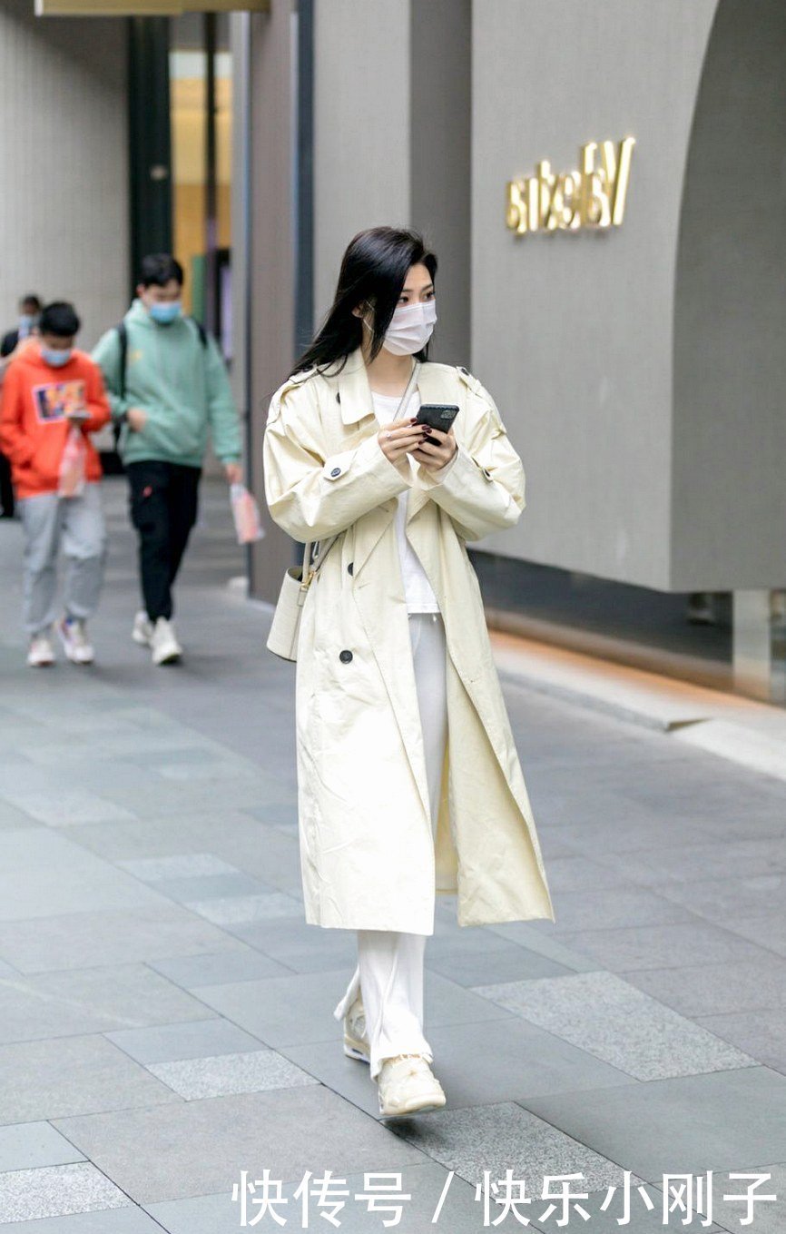 温度和风度一个都不能少，来一件风衣吧，出街外穿满满的高级感