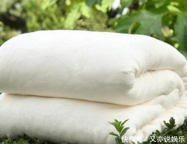 被子盖了1个月就有异味教你2个简单妙招,不用晒也能杀菌除异味