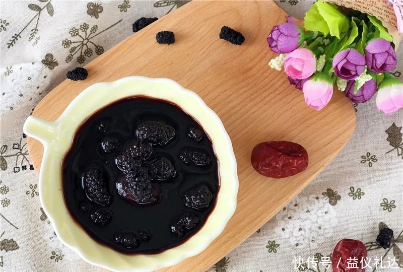 白發(fā)最怕這水果,5塊錢煮1大鍋,每天吃點,頭發(fā)烏黑,白發(fā)變少了