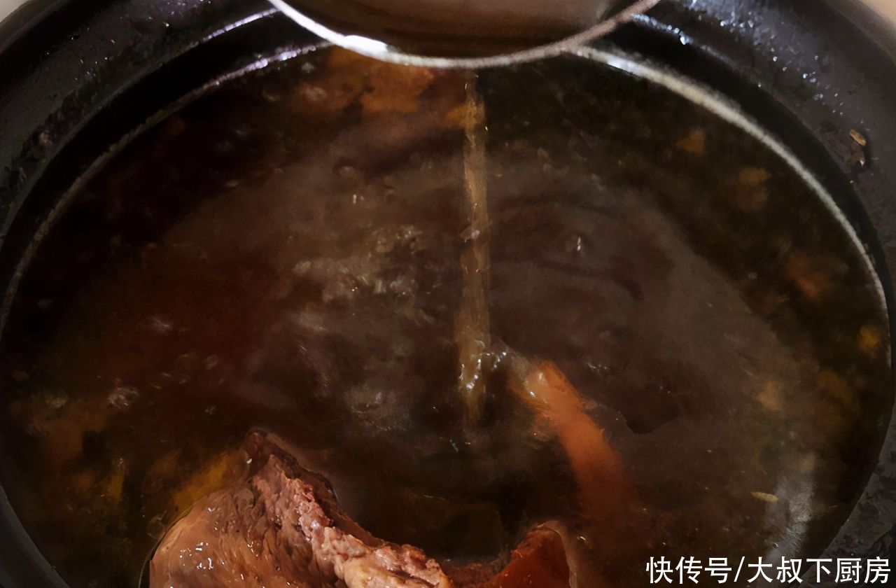  开胃|今日菜谱：大叔教你凉拌麻辣猪耳，香辣脆爽，开胃解腻，家人爱吃