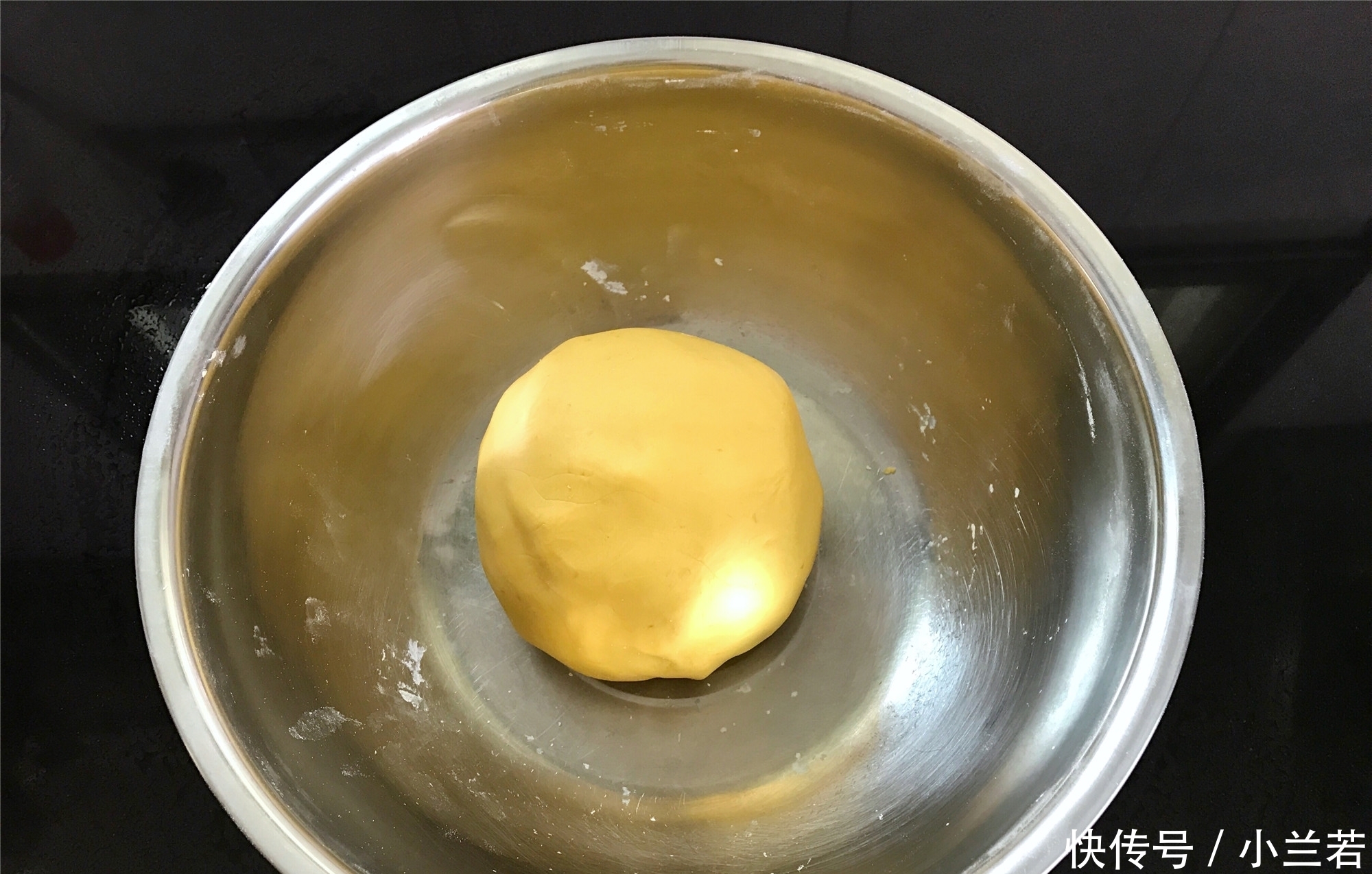  1块南瓜，1碗糯米粉，教你做南瓜丸子，香甜软糯，好吃不上火