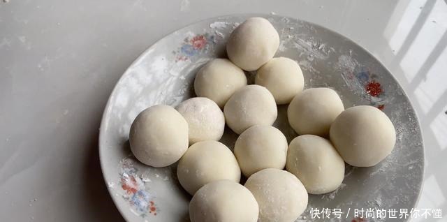 爱吃糯米粉的一定要收藏,这做法还第一次见,出锅一会就光盘!