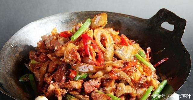 拆骨肉烧肥肠,成本低,满足爱吃肥肠的你