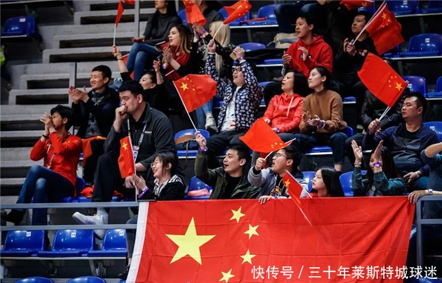 中国女篮庆祝图片_庆祝中国66周年华诞新闻稿_2014女篮世锦赛中国vs白俄罗斯