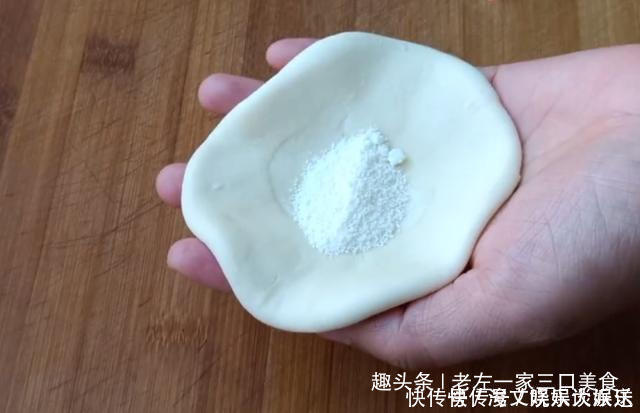 想吃烧饼了,自己在家就能做,香甜酥脆、个个鼓大包,没一点难度