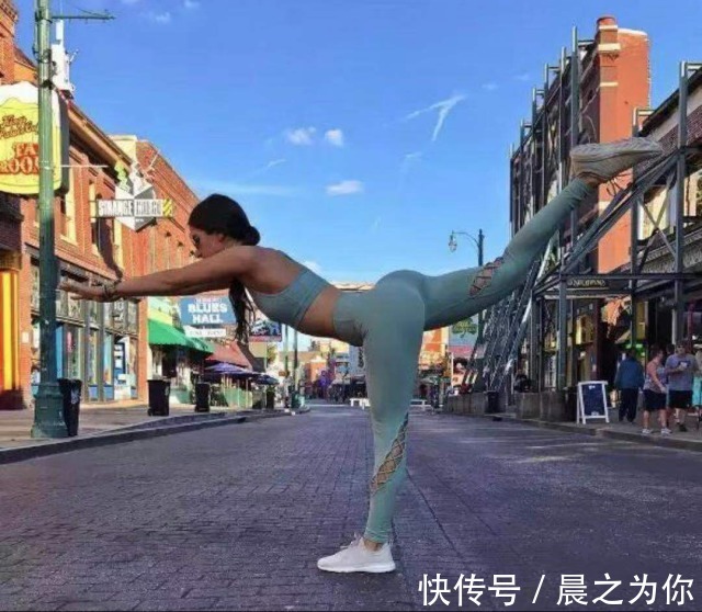 翘臀女|美国20岁美女因臀部挺翘撑爆牛仔裤,被誉为最美“翘臀女王”