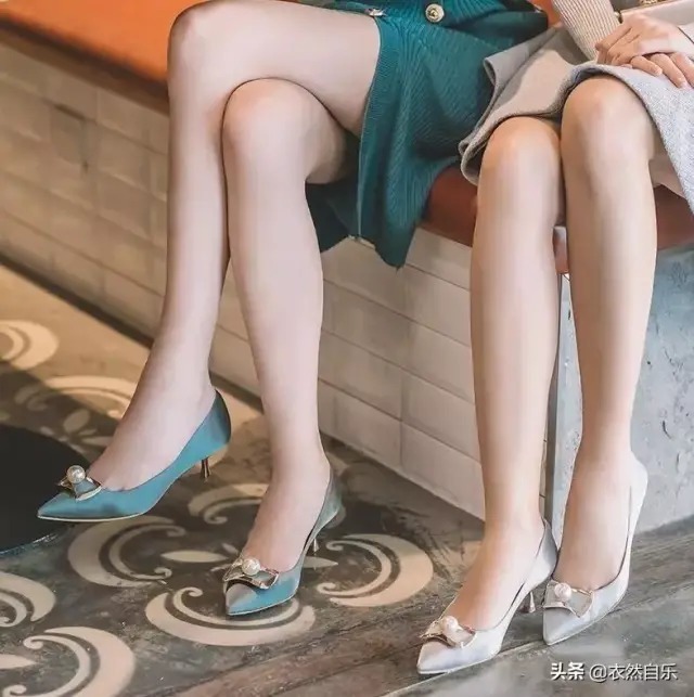 尖头|抵挡不住的魅力，尖头高跟鞋穿出逆天大长腿，优雅气质自然流露