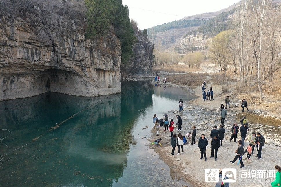 济南：山村一潭碧水犹似小桂林 成游客打卡地