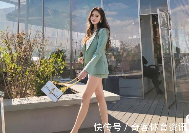 西装短裤|大胯美女穿西装短裤，让你穿出不一样的酷感！